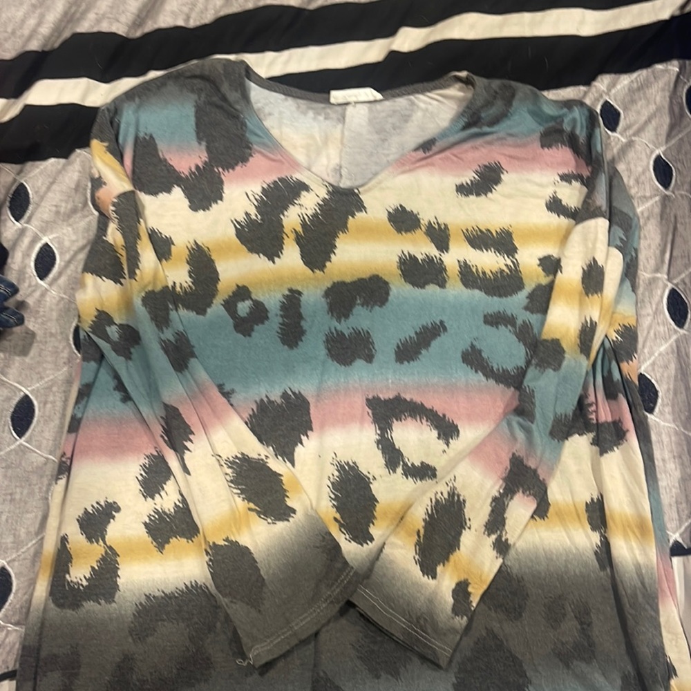 Lovely j leopard t shirt in large
